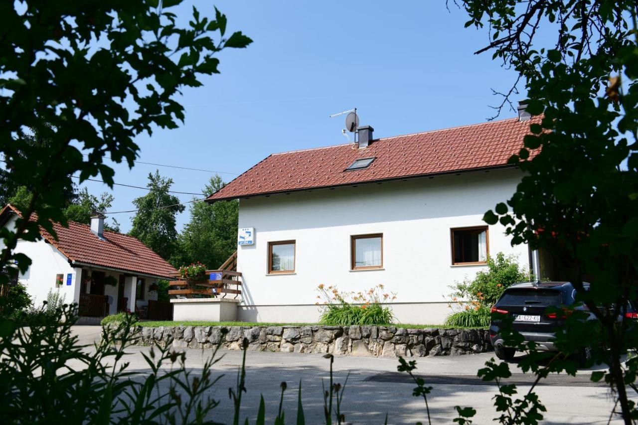 Guest House Family Dukic Rakovica Exterior photo